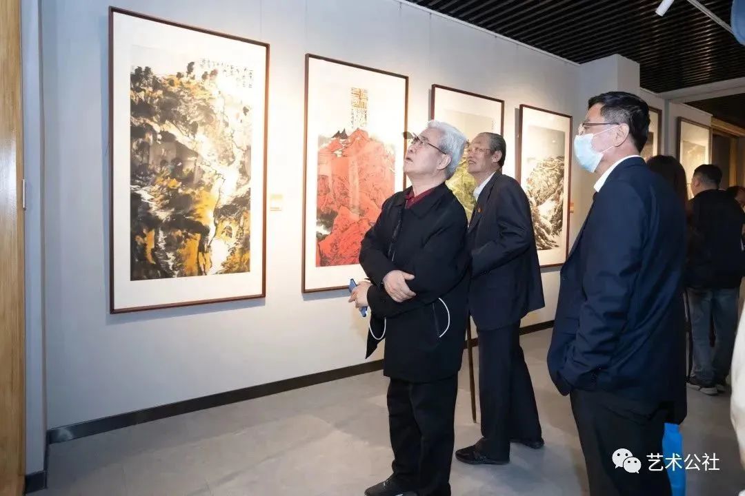 “与时代同行—中国书画名家走进榆阳学术邀请展”在陕西榆林开幕