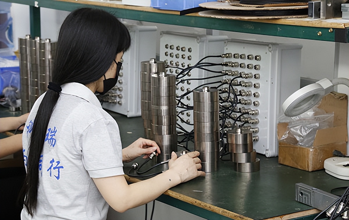 电子秤压力传感器工作的原理,压阻式压力传感器的工作原理