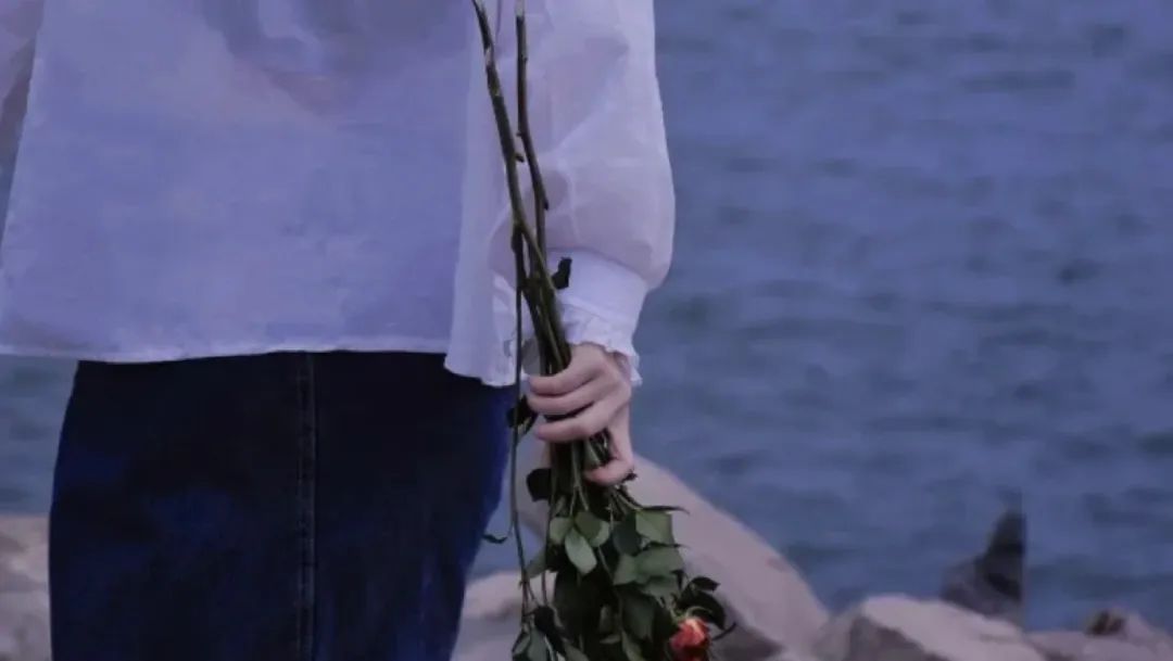 婚姻没爱了还要继续吗,婚姻没感情了要不要凑合过一辈子