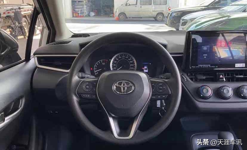 价格实惠保值省油耐用丰田卡罗拉,现在老款丰田卡罗拉值得购买吗