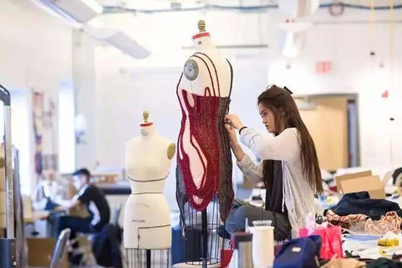 创业卖内衣年入百万,90后卖内衣一个月回本20万