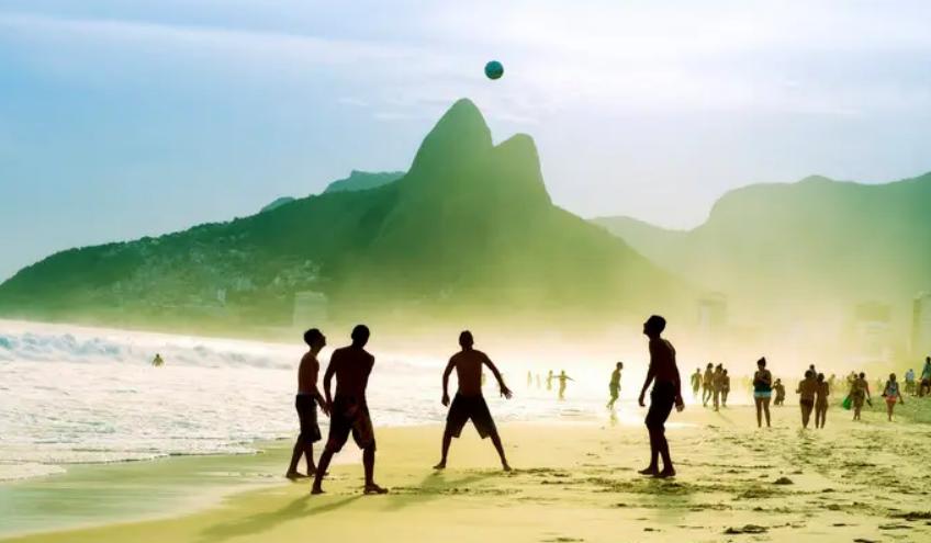 沙滩足球青岛,外交视界一百国旅行记