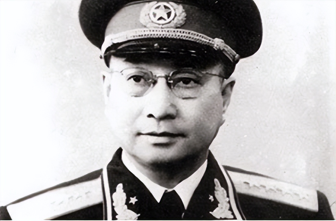 8个团拿不下日军500人，陈赓苦无对策，*伯承刘**提出：日军怕打屁股