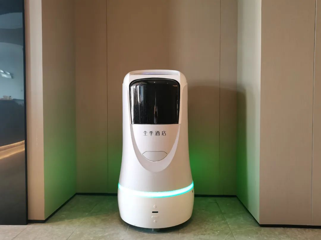 下飞机太晚没去处,下飞机了要去吃饭行李放哪里呢