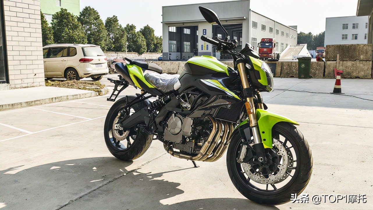 十年了一个能打的都没有？贝纳利黄龙600新款实拍+竞争力解析