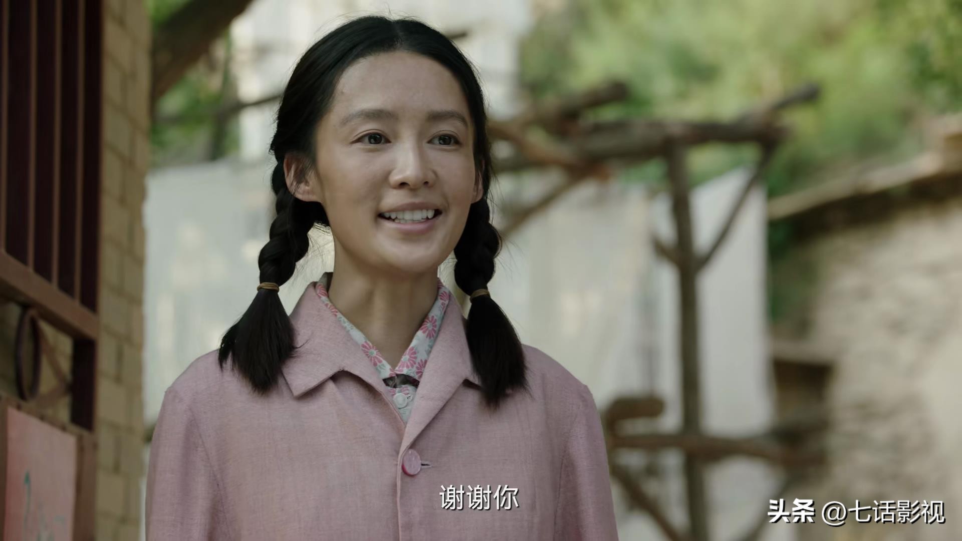 新旧村花大PK!《人生之路》陷“肤色”之争,是真黑还是尬黑?