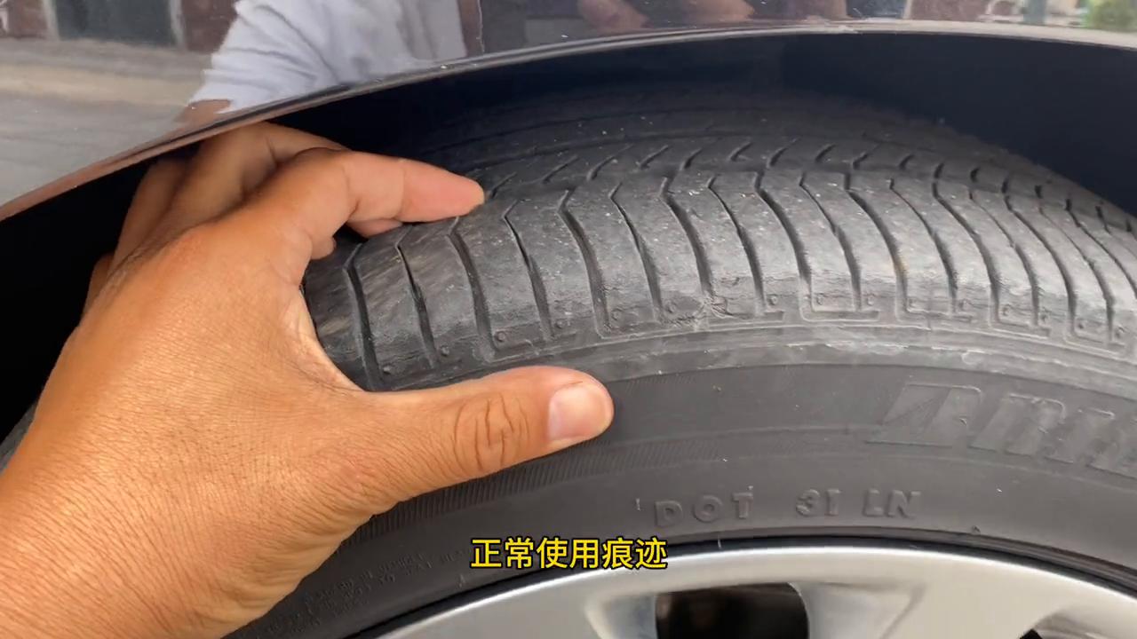 19款君越2.0t黑色高清图片,19年君越二手准新车价格