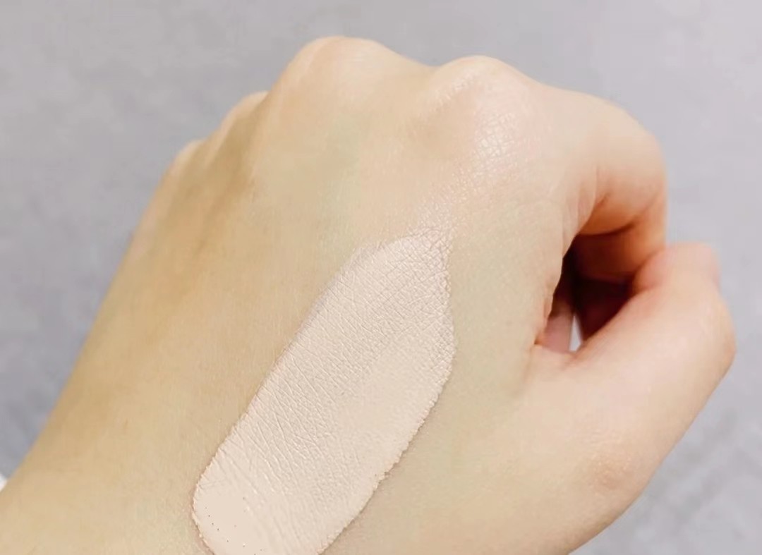 油皮粉底液推荐平价持久控油秋冬,粉底液干皮推荐妈妈款