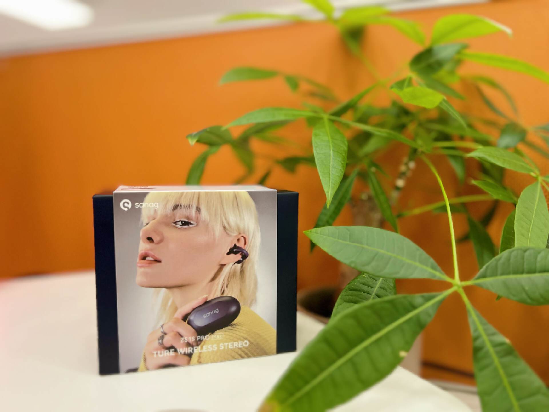 z51夹耳式耳机,头戴式耳机耳朵闷疼