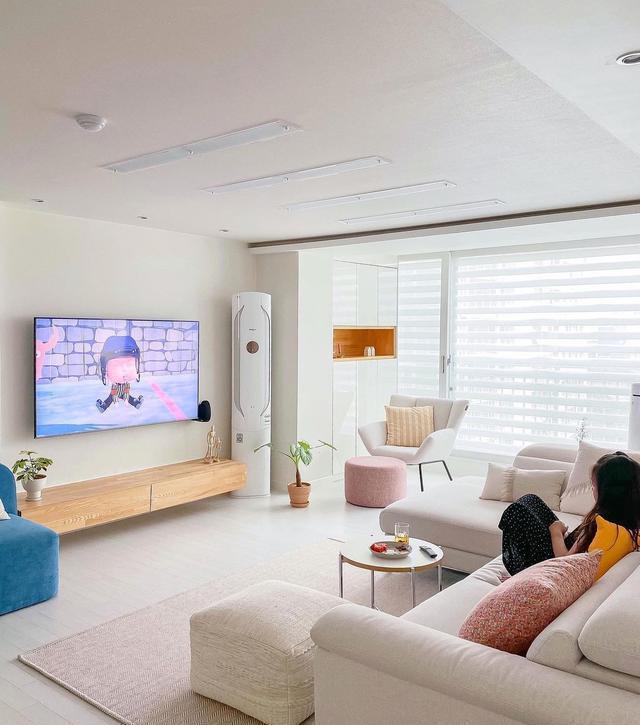 电视机应该挂墙还是坐式,电视机应该挂墙上还是放电视柜上