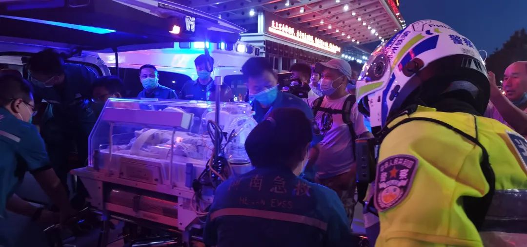 【我为群众办实事】三斤半早产儿肺出血!四省交警千里接力转运急救!