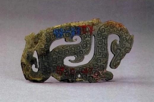 流失海外的商周玉器,商周遗址出土石家河玉器