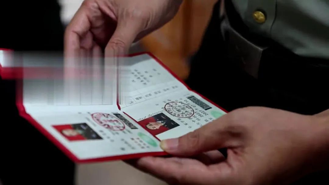 现役军人在部队买卖假药判几年,假军人兜售仿制军服被拘