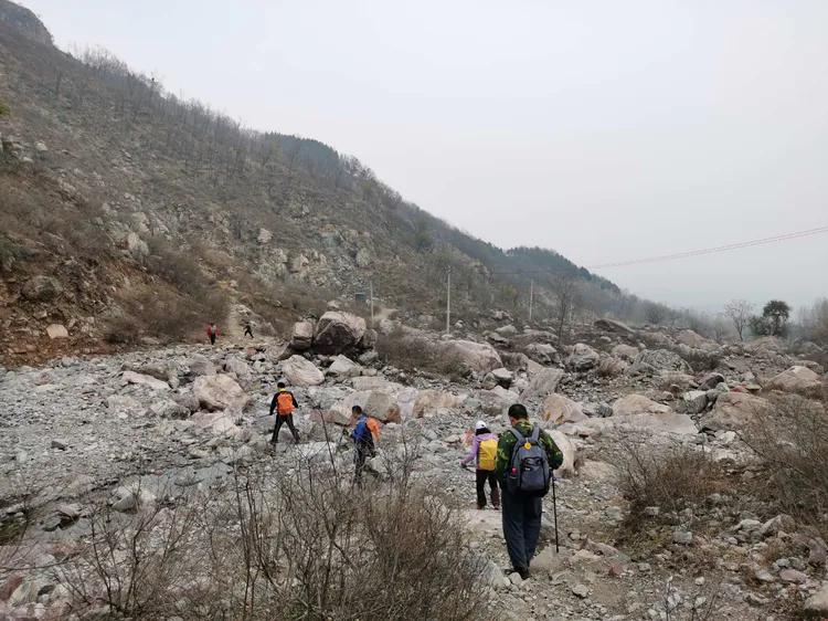 绝壁大梯白云寺,徒步白云寺