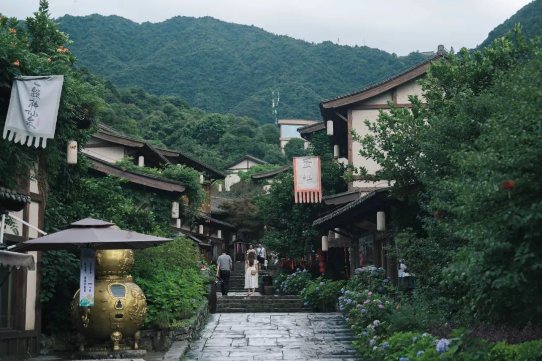 涓婇ザ鏂囨梾绔崍,涓婇ザ鏂囨梾鍛ㄦ姤