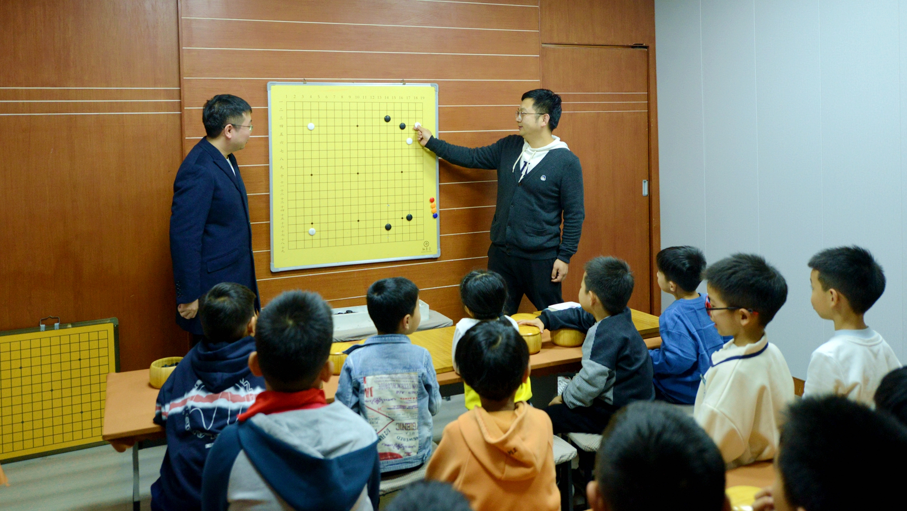 围棋手王磊,围棋古灵益