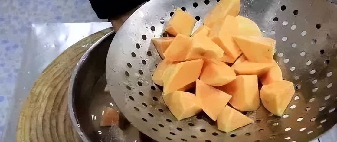 红薯拔丝怎么做才能拉丝,拔丝红薯怎么做才酥脆好吃