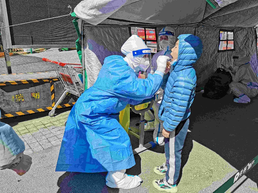 长春市明珠街道新里社区保利林语小区有一群抗疫“暖心人”