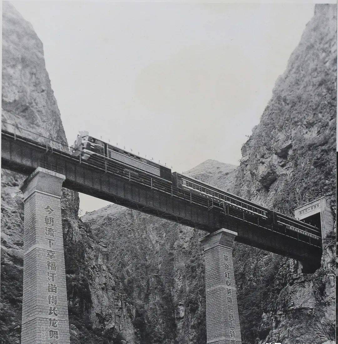 火车内的4个“秘密”：神秘的乘务员规定和震撼的鸣笛传统！