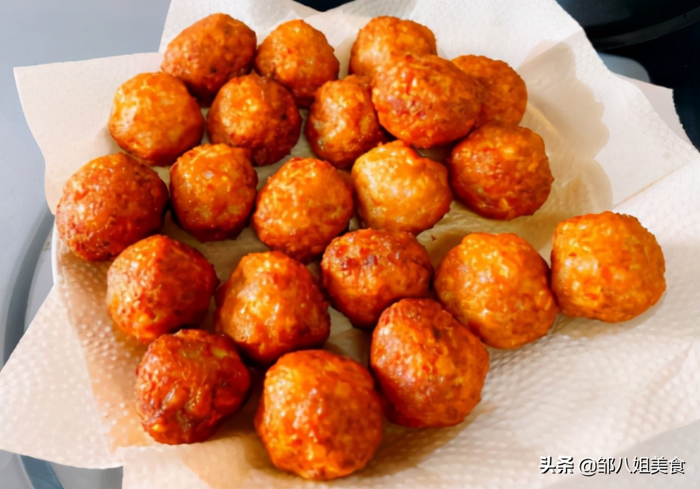 炸肉丸不加鱼做法,炸肉丸子加什么料可以让丸子蓬松