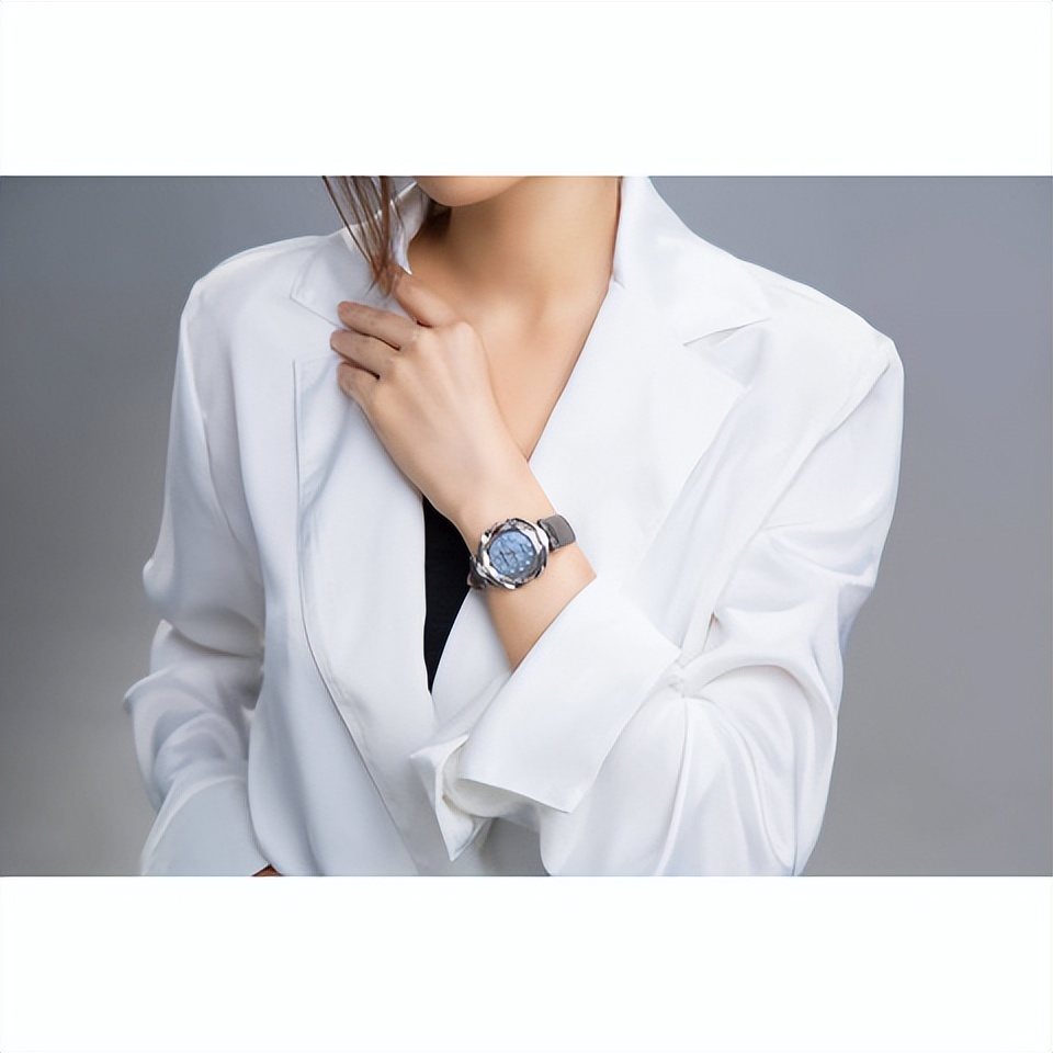 40岁女人适合戴什么风格腕表,中年人适合戴什么样的腕表