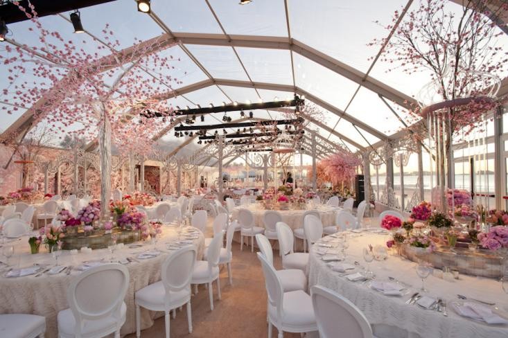 粉色婚纱寓意是什么,粉色婚纱作品意义