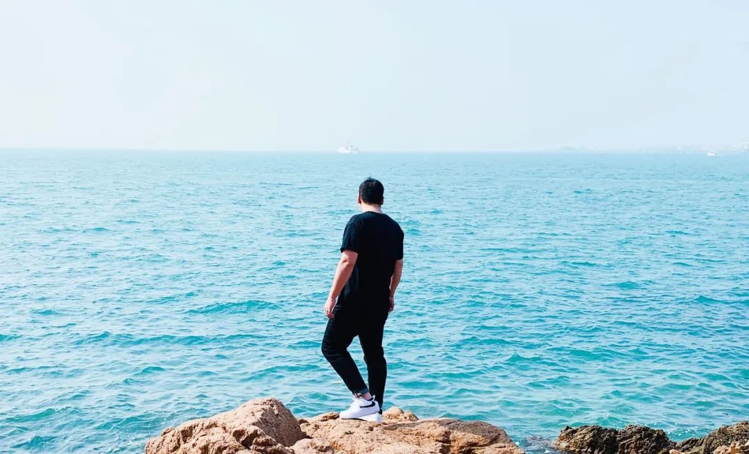 人到中年不配看球赛,男人什么都不重要就是要看世界杯