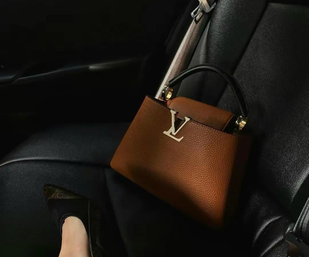 我的妈妈是位豪门保姆21,我的妈妈是位豪门保姆52