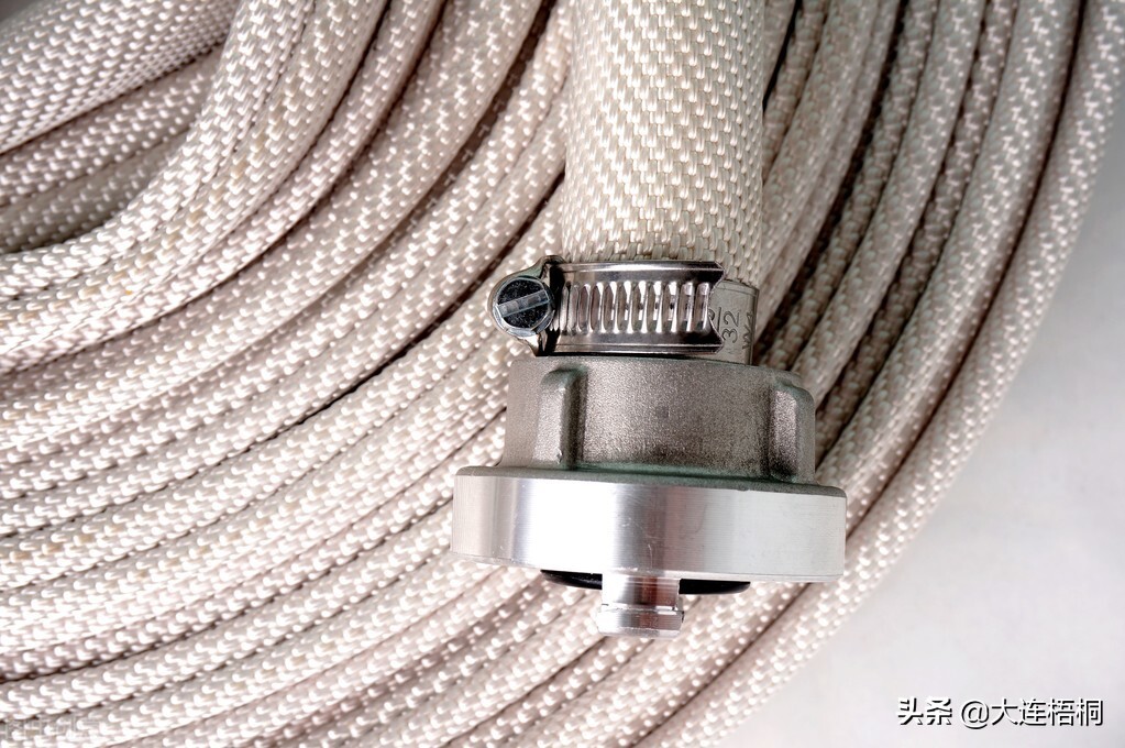 世上从来就没有救世主,却可能有夺命的酥油灯