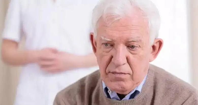 身体出现这几个症状说明你老了,医生提醒出现症状需要注意2点