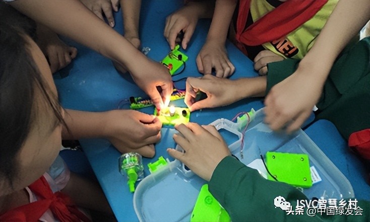 来自智慧乡村委员会的礼物：给大山里孩子优质课堂2023公益课程