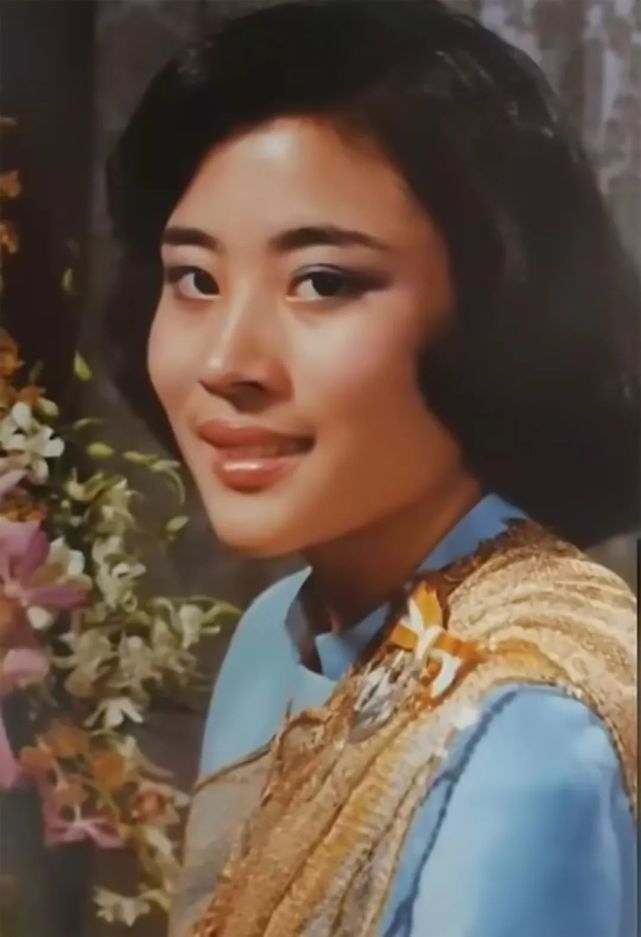 泰国王后苏提达照片,泰国王后苏提达为什么不戴皇冠