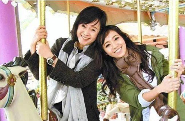 侯佩岑为何成为前任白月光,天王前女友