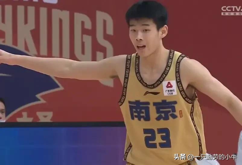 同曦男篮西热力江复出首秀,南京同曦vs广东男篮赛后西热采访