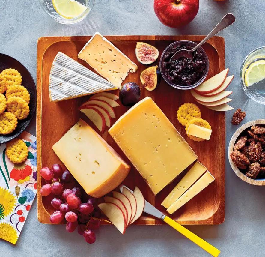 又咸又臭外面裹一层辣的奶酪,硬奶酪又臭又咸