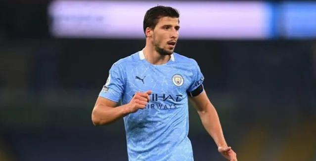 贝林厄姆蛙式头球震惊全场,贝林厄姆庆祝君临天下曼城