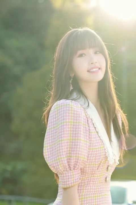 2023年四月旅游穿搭,四月穿衣笔记浪漫春日的十套穿搭