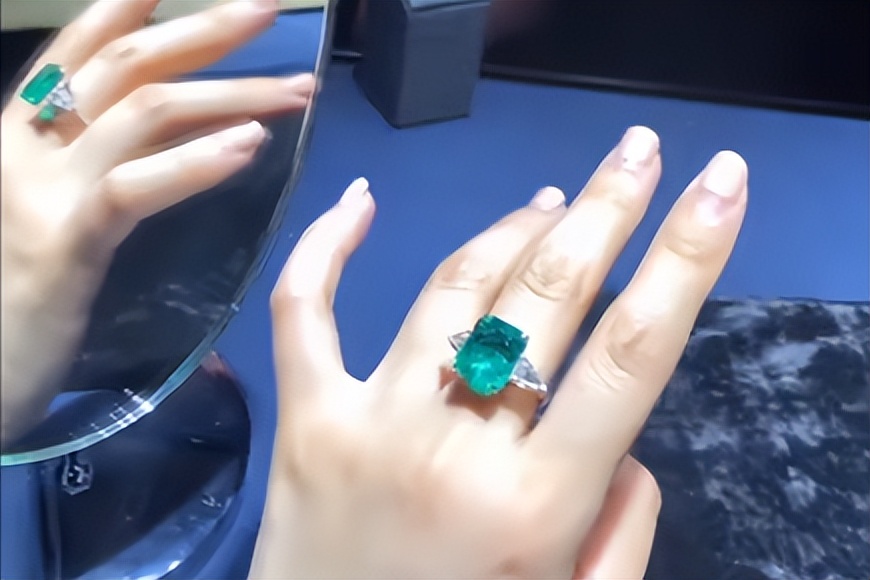 央美毕业生扮名媛21天遭保安搭讪,女大学生假扮名媛原视频