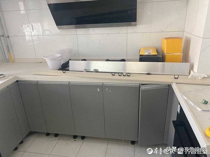 定制家具安装管子,全屋定制家具安装缝隙处理