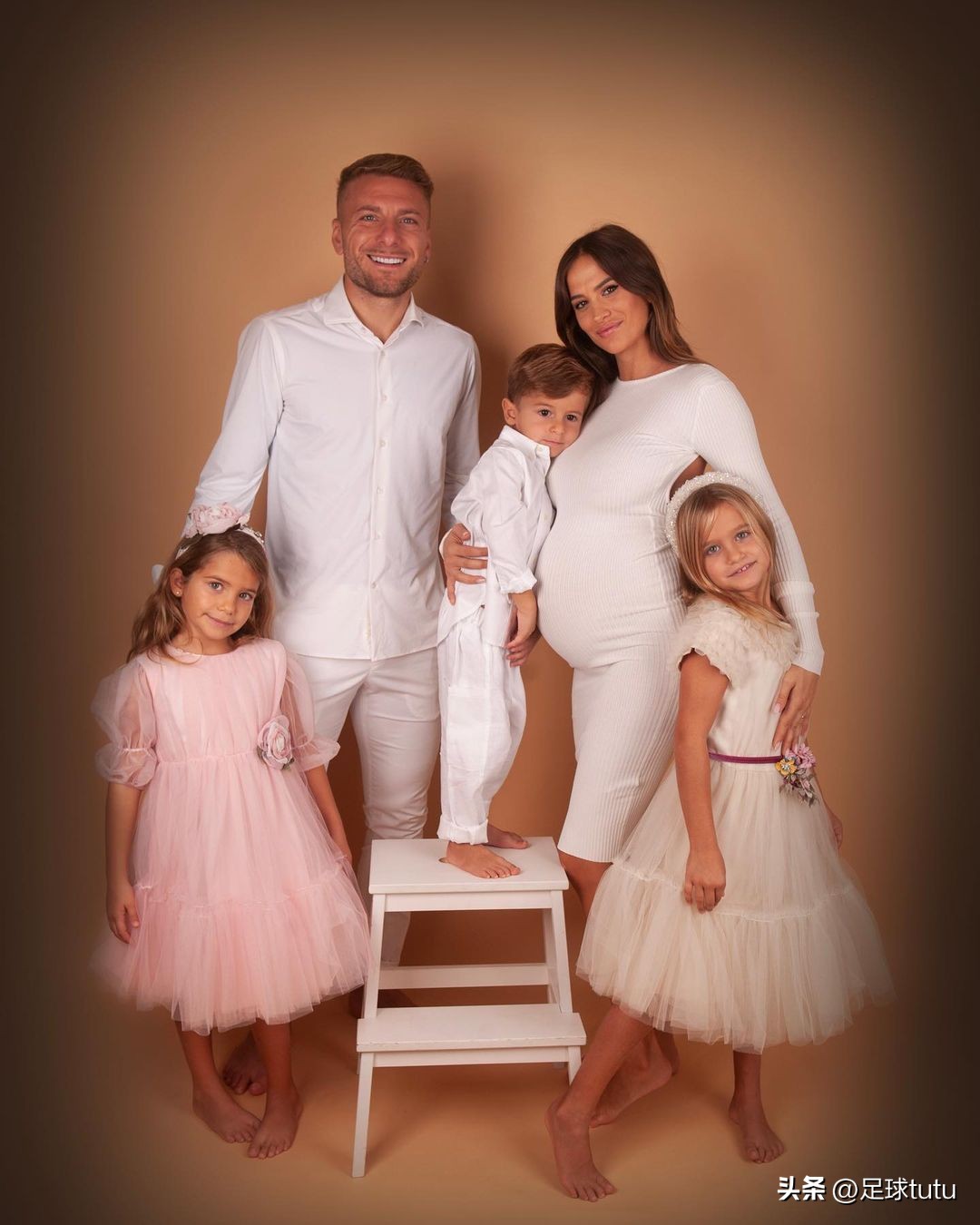 小学生才做选择下一句,小孩才做选择成年人全都要