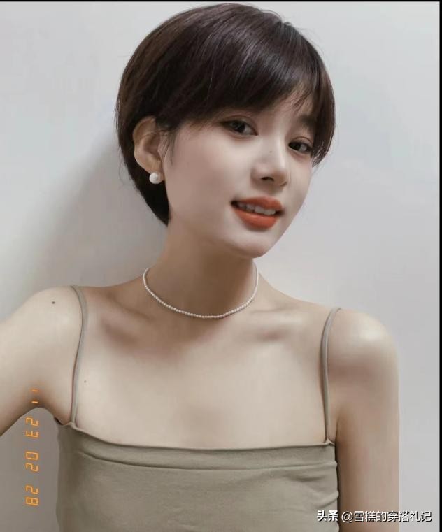 好看的短发发型女齐耳短发,2018流行的时髦短发齐耳短发