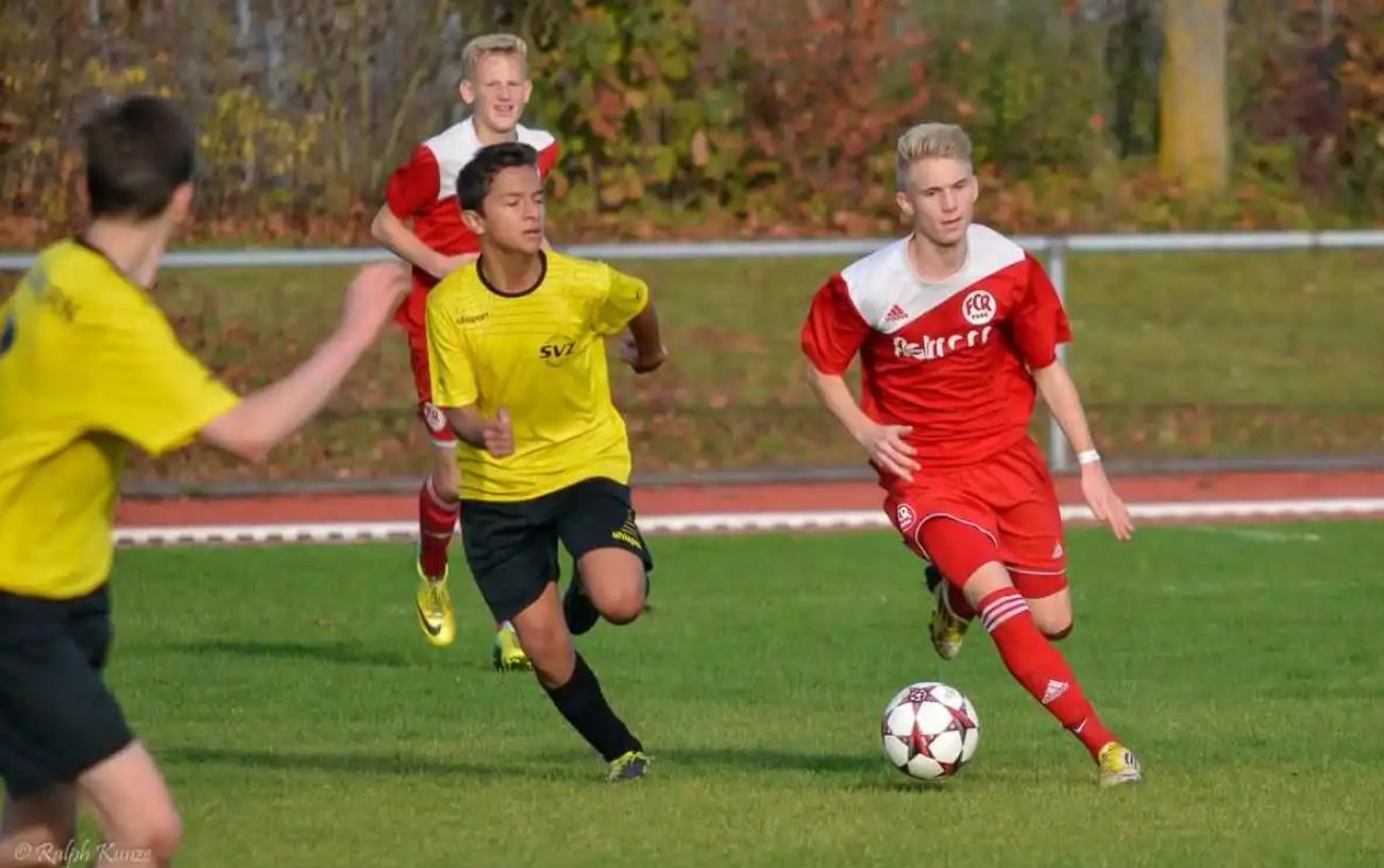 德国足球黄金十年后，为何会有明显衰退？