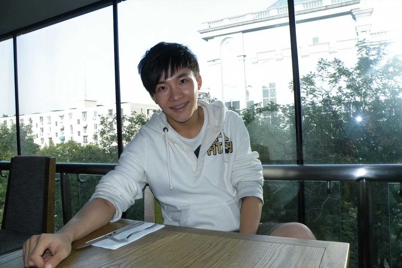 如何看待主持人边策吸毒坠亡,主持人边策坠亡原因