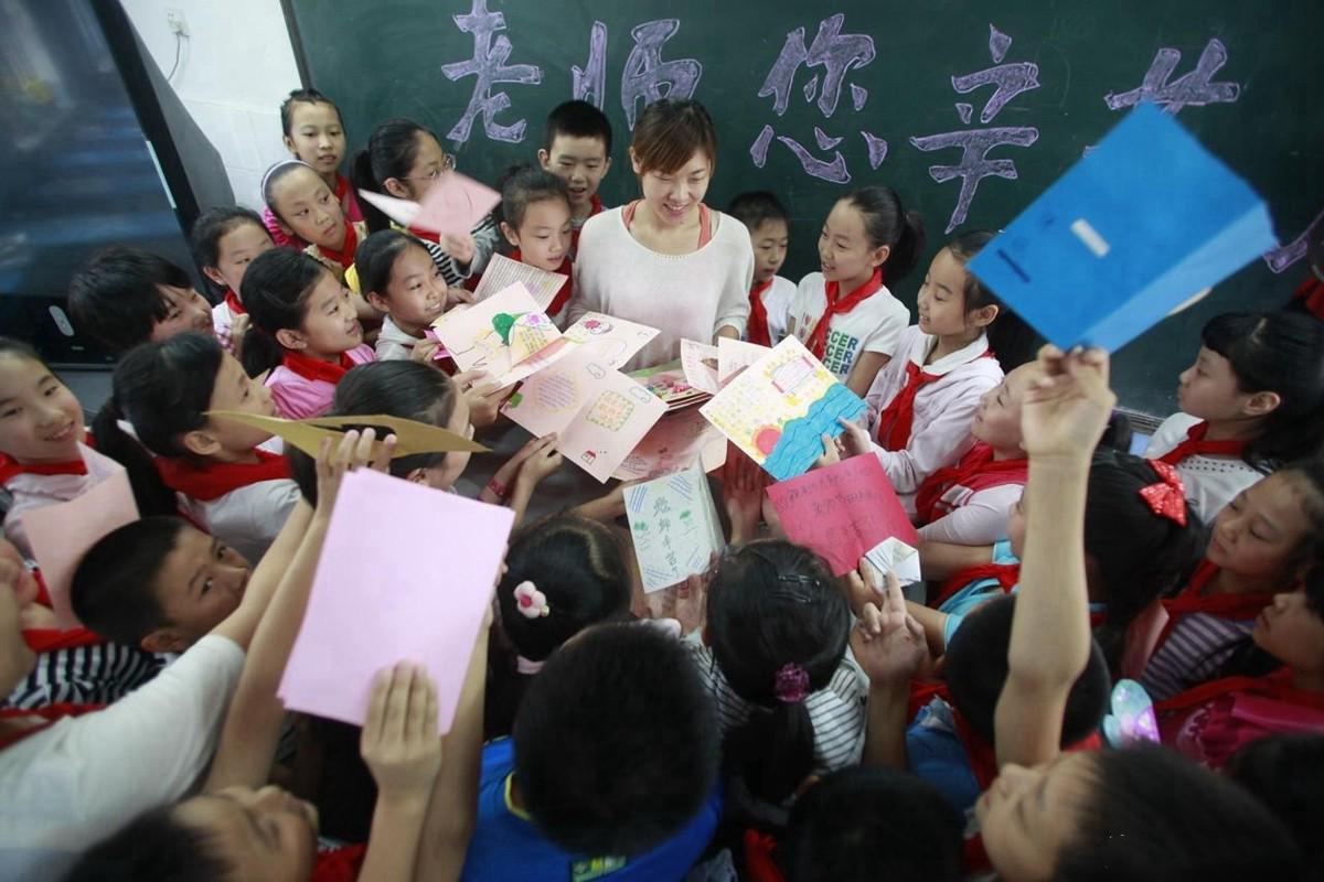 教师节送老师什么礼物特别有心意,教师节送老师什么礼物最合适小巧