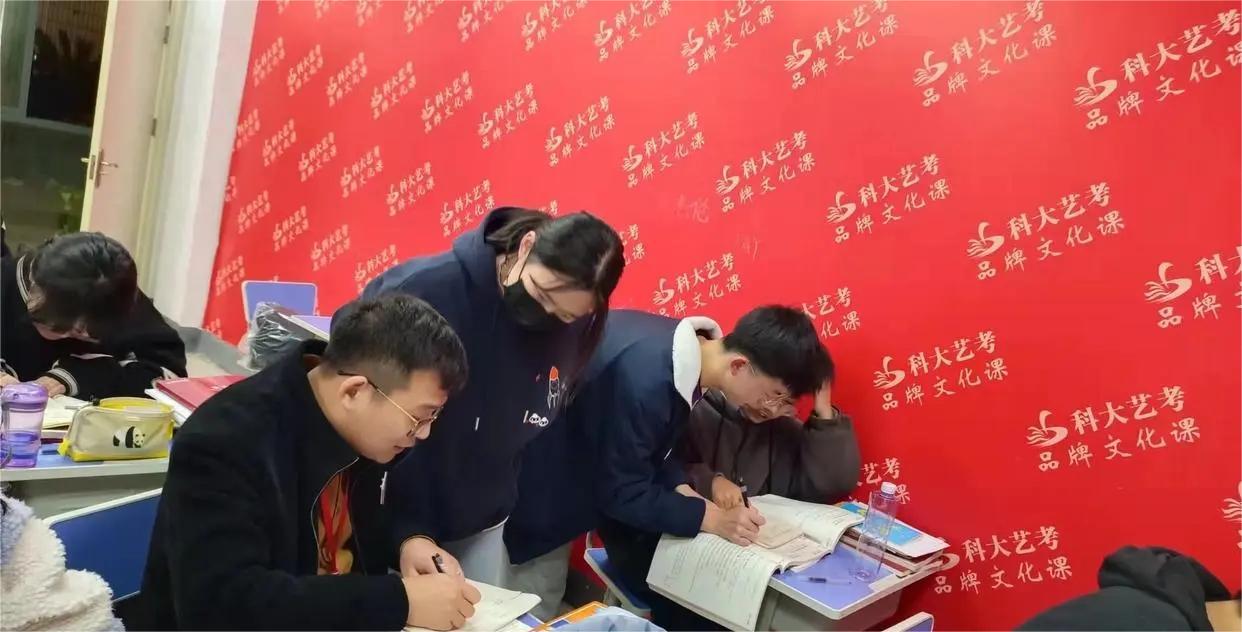 武汉艺术学校难考吗,武汉艺术学校升学率怎么样