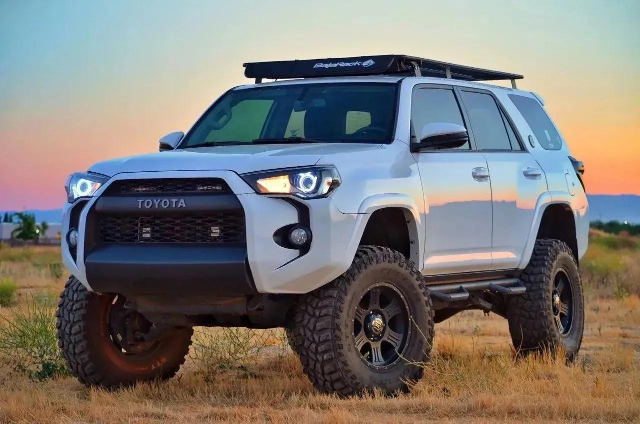 丰田陆巡2020款4.0黑色,丰田小陆巡20万左右