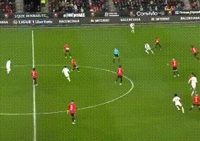 梅西改变踢法,梅西改打前腰