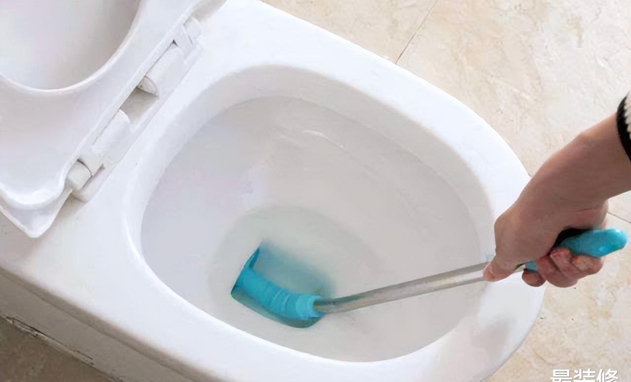 马桶脏刷不干净怎么办,马桶壁上的顽固性黄垢怎样去除