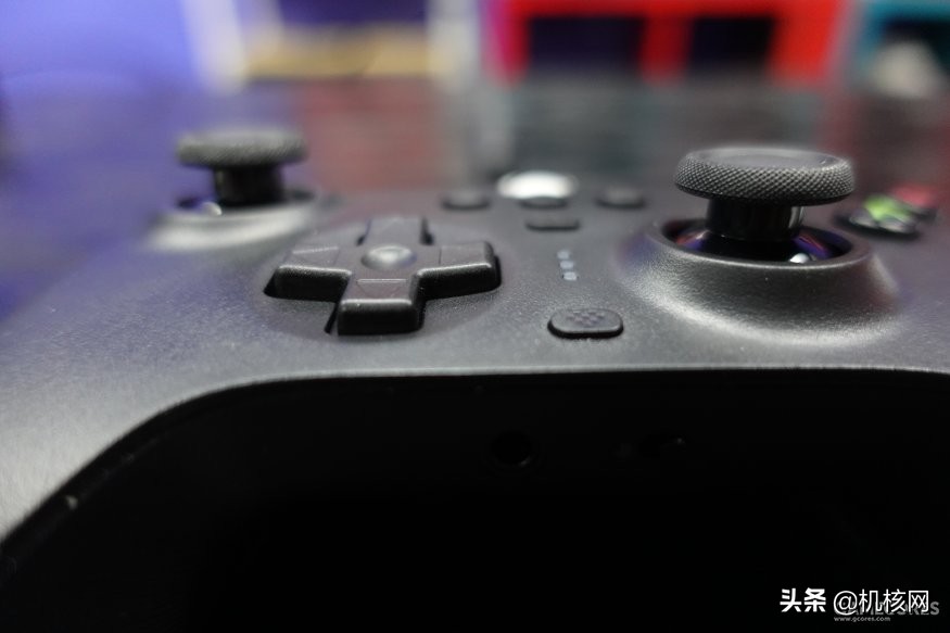 xbox手柄和猎户座手柄对比,xbox手柄平替