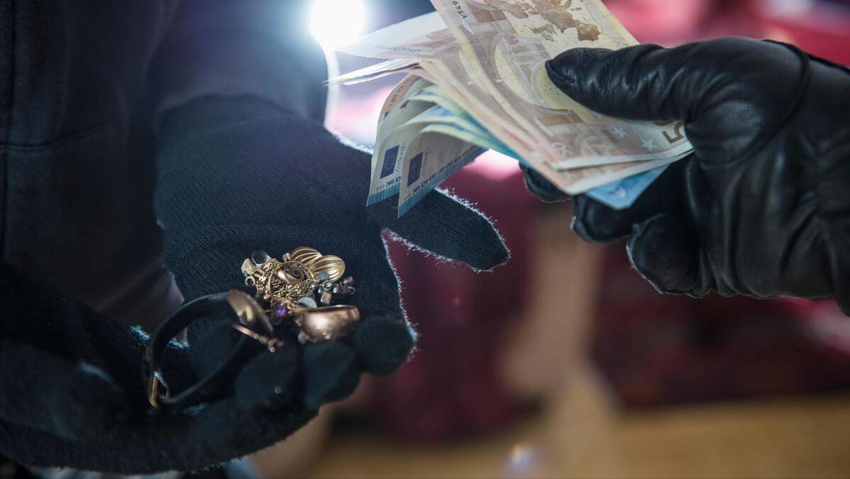 为什么中国喜欢装不锈钢防盗网,中国为什么要安防盗窗